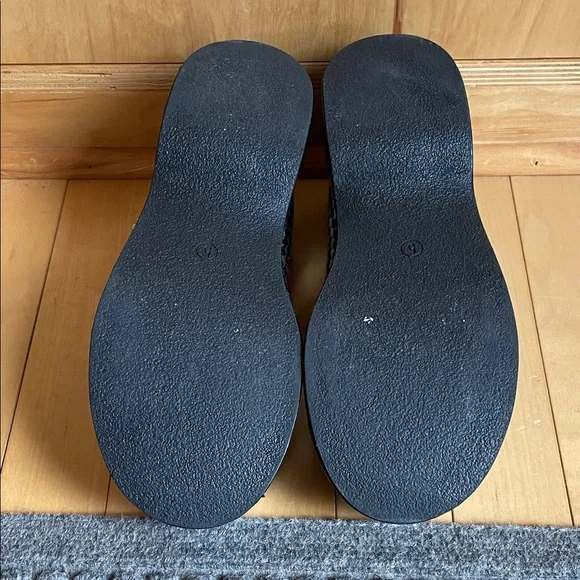 Steve Madden Black and White Houndstooth T-Strap Flats - Picture 6 of 6